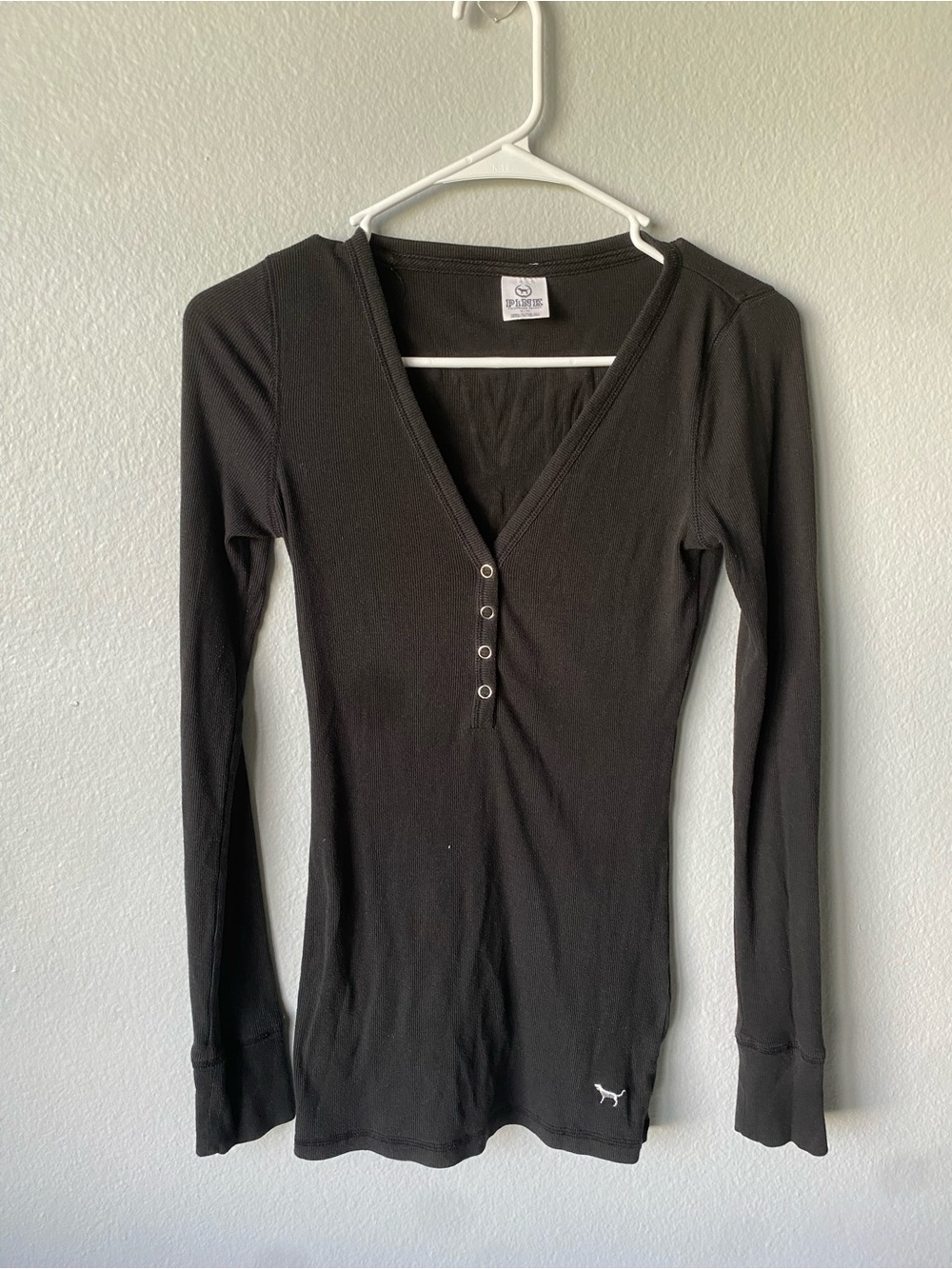 PINK Victoria's Secret Ribbed Henley Top Black Love Pink Graphic Size Small